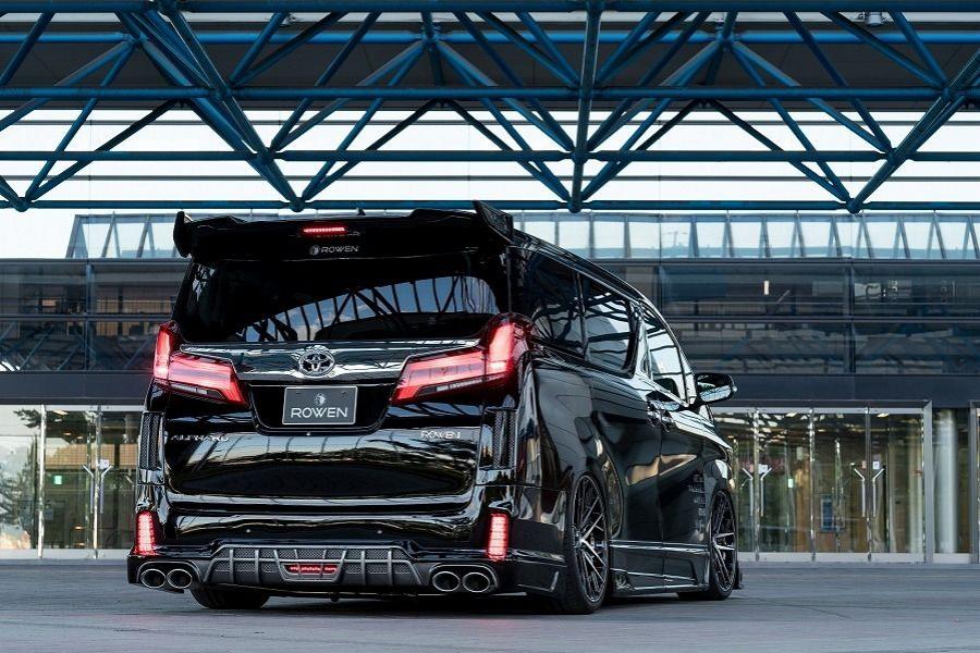  Toyota Alphard by Rowen 2018 года  (фото 2 из 12)